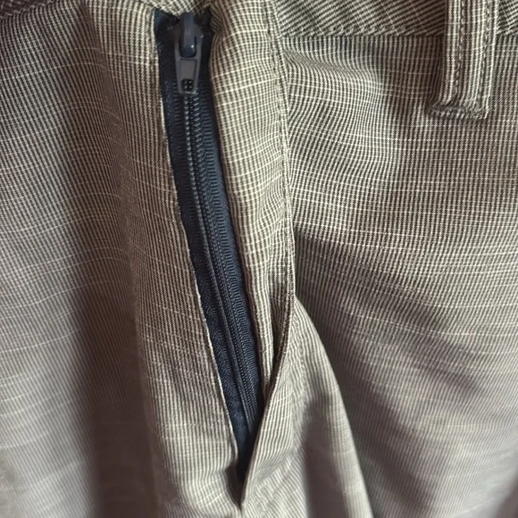 TravisMathew Men's Size 38 Gray Shorts for Golf or Casual Summer Wear Golfing - Picture 6 of 7